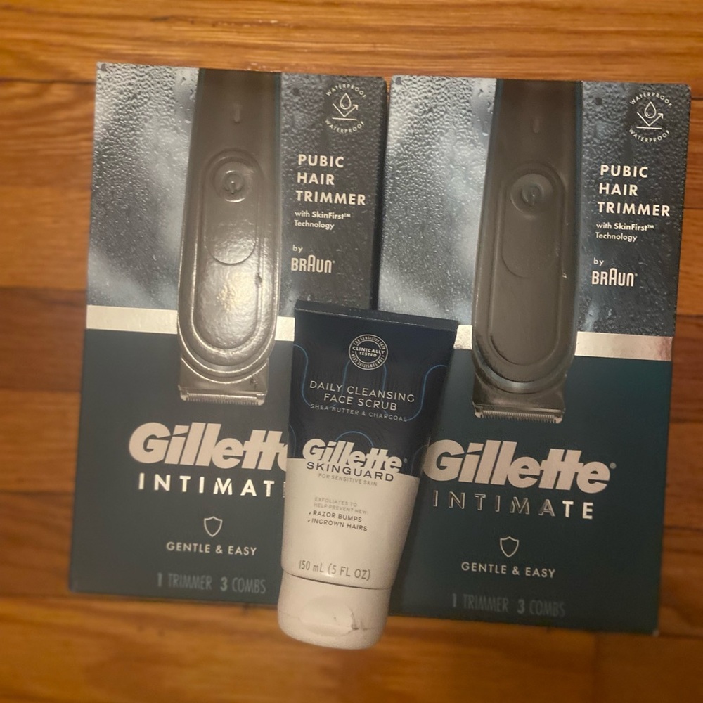 Gillette INTIMATE™ Pubic Hair Trimmer2pk /Free Daily Face Scrub Sensitive Skin
